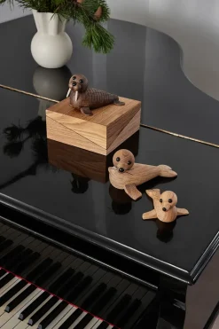 Spring Copenhagen Baby seal decoration, Oak Brown Clearance