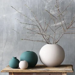Cooee Design Ball vase sand, 8 cm Beige