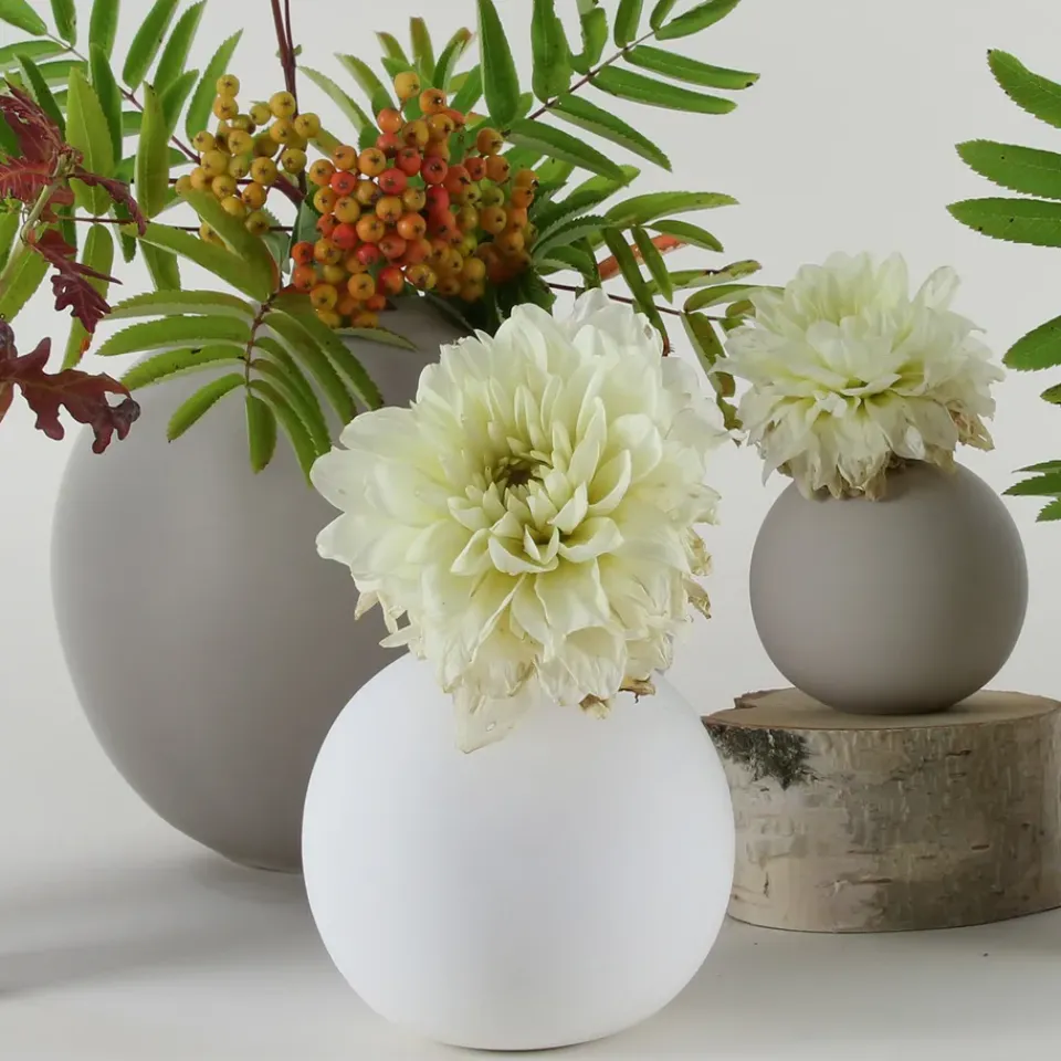 Cooee Design Ball vase , 10 cm White Clearance