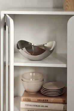 Georg Jensen Bloom serving bowl, large, Ø 34 cm GreySilver-coloured Hot