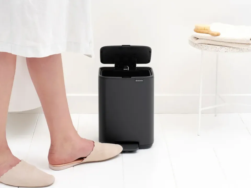 Brabantia Bo pedal bin 4 L, Mineral Infinite Grey Clearance