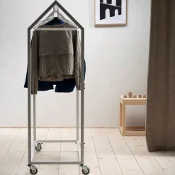 Essem Design Clothing House klädställning, Black Discount