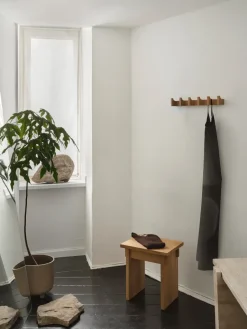 Kristina Dam Studio Column coat rack 49 cm, Warm oiled oak Beige Best