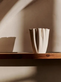 Ferm Living Dedali vase 18 cm, Off- White