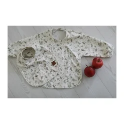 Rätt Start Elsa Beskow Tomtebobarnen bib with sleeve, Green Multi Hot