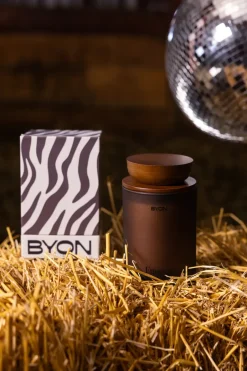 Byon Fumage scented candle, 55 h Brown Clearance