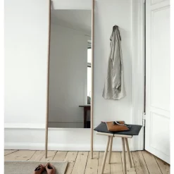Fritz Hansen Georg floor mirror, Oak untreated Beige Best