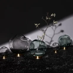 AYTM Globe vase large, -brass Black