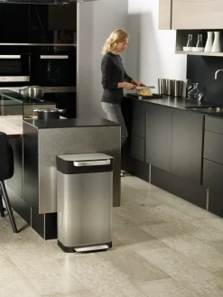 Joseph Joseph Titan trash compactor pedal bin 30 L, Stainless steel Silver-coloured Outlet