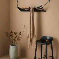 Woud Knaegt hanger, painted oak Black