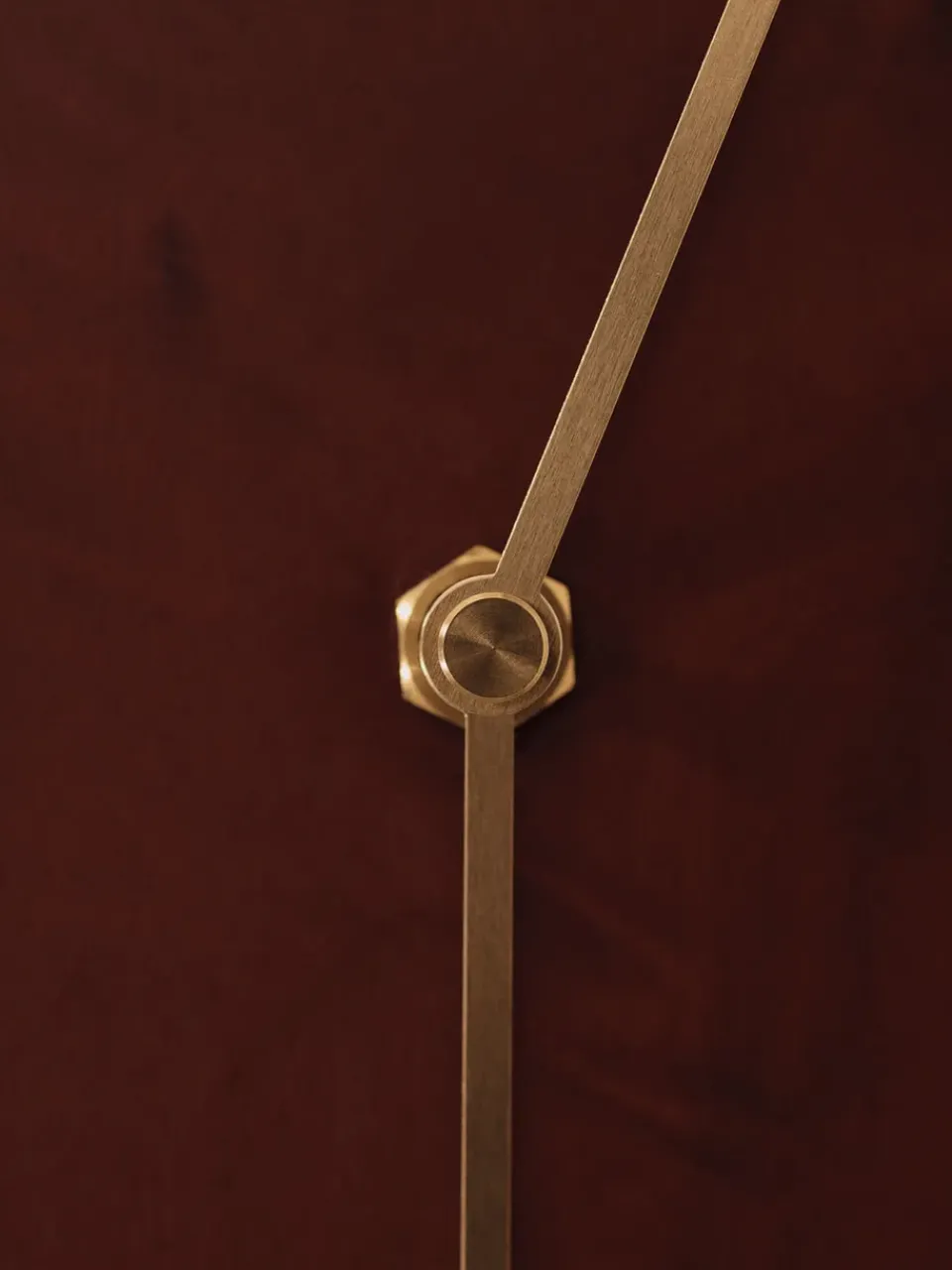 Ferm Living Melt wall clock 28x33 cm, Dark stained burl Brown Best