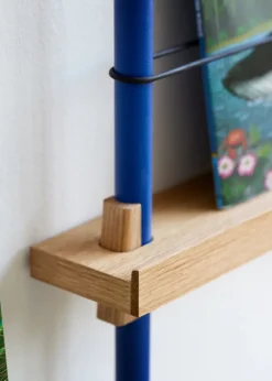 MOEBE magazine rack, Smoked oak- Blue