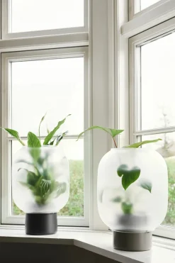 Gejst Nebl flower pot with frosted glass Ø26 cm, Black Clearance