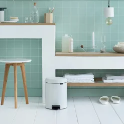 Brabantia New Icon pedal bin 5 liter, White Hot
