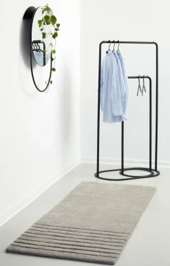 Woud O&O clothes hanger, Large Black Best