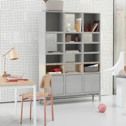 Muuto Stacked 2.0 shelving with door, medium, light Grey Outlet