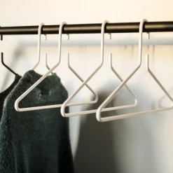 Essem Design Triangel hanger 3-pack, White Clearance